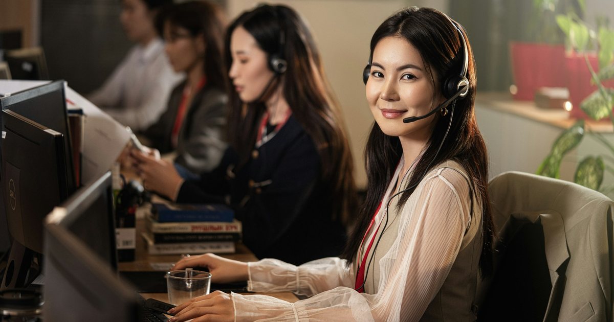 Imagem editorial sobre como transformar atendimento em vendas automáticas (sem prometer milagre)