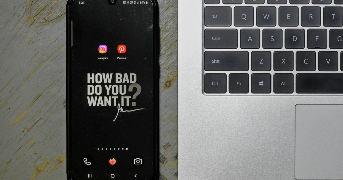 Imagem editorial sobre follow-up automático de leads